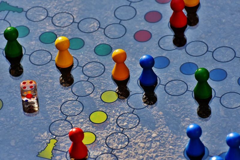 Question de même : qui regarde les choses globalement?